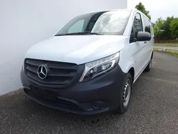 Weiß Gebraucht 2021 Mercedes Vito Van / Kleinbus | 25.400 € (Fairer Preis)