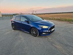 Blau Gebraucht 2016 Ford Focus ST Limousine | 13.000 € (Fairer Preis)