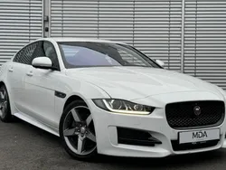 Weiß Gebraucht 2018 Jaguar XE R-Sport Limousine | 16.850 € (Fairer Preis)