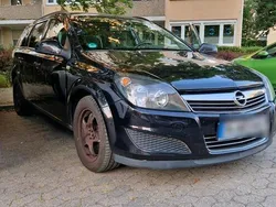 Schwarz Gebraucht 2010 Opel Astra Edition Kombi | 2.800 € (Superpreis)