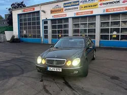 Schwarz Gebraucht 2004 Mercedes E220 Avantgarde Limousine | 4.900 € (Fairer Preis)