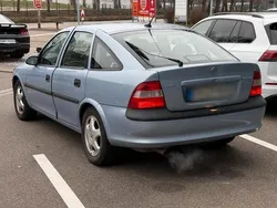 Blau Gebraucht 1998 Opel Vectra Limousine | 899 € (Guter Preis)