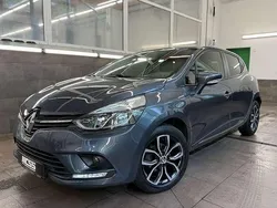 Grau Gebraucht 2020 Renault Clio V Kleinwagen | 9.988 € (Fairer Preis)