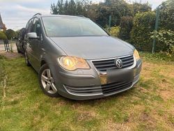 Grau Gebraucht 2007 VW Touran Van / Kleinbus | 3.500 € (Fairer Preis)