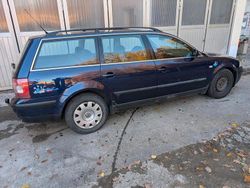 Blau Gebraucht 2002 VW Passat Kombi | 700 € (Guter Preis)