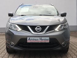 Grau Gebraucht 2016 Nissan Qashqai Tekna SUV | 11.990 € (Guter Preis)