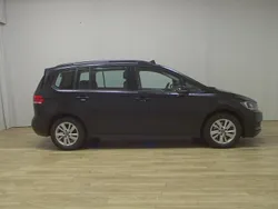 Schwarz Gebraucht 2021 VW Touran Comfortline Van / Kleinbus | 16.480 € (Guter Preis)