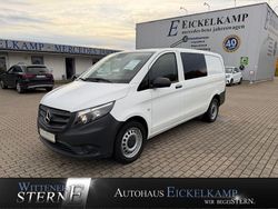 Weiß Gebraucht 2023 Mercedes Vito Van / Kleinbus | 29.631 € (Etwas zu teuer)
