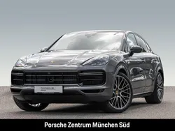 Grau Gebraucht 2021 Porsche Cayenne Turbo S SUV | 122.950 € (Fairer Preis)