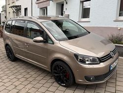 Braun Gebraucht 2014 VW Touran Life Van / Kleinbus | 12.500 € (Etwas zu teuer)