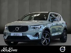 Grün Gebraucht 2024 Volvo XC40 Plus SUV | 39.840 € (Fairer Preis)