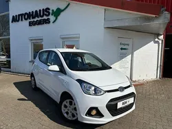 Weiß Gebraucht 2016 Hyundai i10 Trend Kleinwagen | 9.940 € (Fairer Preis)