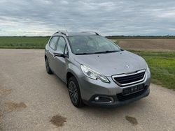 Grau Gebraucht 2015 Peugeot 2008 Active SUV | 6.200 € (Guter Preis)