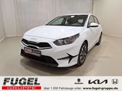 Casa white Neu 2025 Kia Ceed Play Limousine | 19.499 € (Fairer Preis)