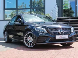 Obsidianschwarz metallic Gebraucht 2019 Mercedes C200 AMG line Limousine | 28.700 € (Fairer Preis)