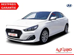 Weiß Gebraucht 2019 Hyundai i30 Limousine | 18.890 € (Etwas zu teuer)