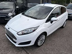 Weiß Gebraucht 2015 Ford Fiesta Kleinwagen | 6.650 € (Fairer Preis)