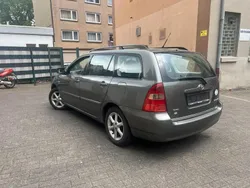 Grau Gebraucht 2004 Toyota Corolla Kombi | 2.350 € (Fairer Preis)