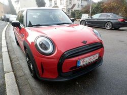 Rot Gebraucht 2021 Mini Cooper Business Kleinwagen | 18.900 € (Fairer Preis)