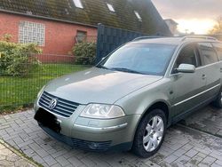 Grau Gebraucht 2002 VW Passat Kombi | 2.000 € (Fairer Preis)