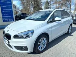 Weiß Gebraucht 2018 BMW 218 Active Tourer Advantage Van / Kleinbus | 16.490 € (Fairer Preis)