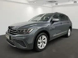 Grau (platinum grey) Gebraucht 2024 VW Tiguan Allspace Pro SUV | 33.750 € (Guter Preis)