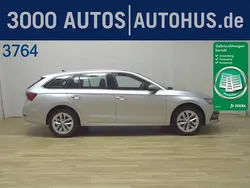 Blau Gebraucht 2022 Skoda Octavia Clever Kombi | 23.859 € (Guter Preis)