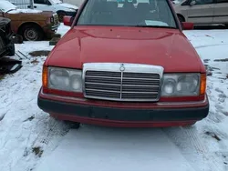 Rot Gebraucht 1993 Mercedes 220 Kombi | 1.500 €