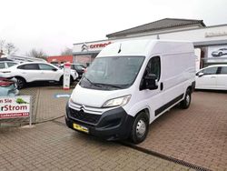 Lackierung weiss icy Gebraucht 2023 Citroën Jumper Van / Kleinbus | 25.900 € (Etwas zu teuer)