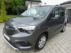 Grau Gebraucht 2020 Opel Combo Life Innovation Van / Kleinbus | 21.999 € (Fairer Preis)