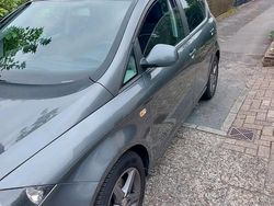 Grau Gebraucht 2013 Seat Altea Van / Kleinbus | 2.350 €