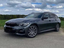 Grau Gebraucht 2020 BMW 320 M Sport Kombi | 28.999 € (Guter Preis)