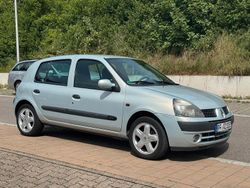 Silber Gebraucht 2002 Renault Clio II Kleinwagen | 1.499 € (Fairer Preis)