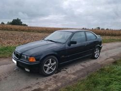 Schwarz Gebraucht 1995 BMW 318 Compact M Sport Kleinwagen | 1.290 €