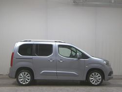 Grau Gebraucht 2018 Opel Combo Life Innovation Van / Kleinbus | 12.980 € (Fairer Preis)