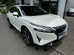 Brilliant white (m) Gebraucht 2024 Nissan Qashqai N-Connecta SUV | 41.895 € (Teuer)