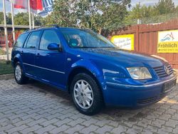 Blau Gebraucht 2002 VW Bora Limousine | 1.650 €