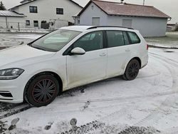 Weiß Gebraucht 2018 VW Golf VII Kombi | 10.750 € (Fairer Preis)