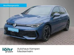 Anemonenblau metallic Neu 2025 VW Golf VIII R-line Limousine | 32.450 € (Guter Preis)