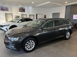 Grau Gebraucht 2022 VW Passat Kombi | 17.985 € (Etwas zu teuer)