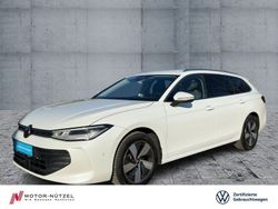 Oryxweiß perlmutteffekt Gebraucht 2024 VW Passat Business Kombi | 30.460 € (Fairer Preis)