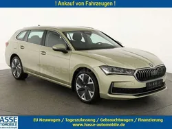 Ice tea beige metallic Gebraucht 2024 Skoda Superb Selection Kombi | 43.995 € (Fairer Preis)