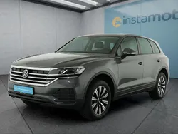 Grau Gebraucht 2024 VW Touareg SUV | 63.399 € (Superpreis)