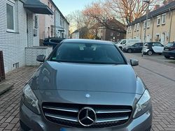 Grau Gebraucht 2013 Mercedes A200 Kleinwagen | 12.900 € (Fairer Preis)