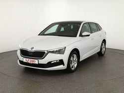 Weiß Gebraucht 2023 Skoda Scala Kleinwagen | 22.490 € (Guter Preis)