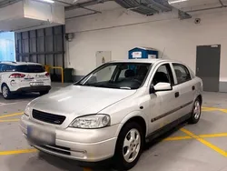 Silber Gebraucht 2000 Opel Astra Limousine | 1.999 € (Etwas zu teuer)