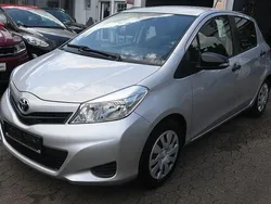 Silber Gebraucht 2012 Toyota Yaris Limousine | 4.998 € (Guter Preis)
