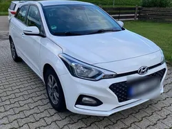 Weiß Gebraucht 2020 Hyundai i20 Select Kleinwagen | 11.290 € (Fairer Preis)