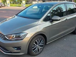 Beige Gebraucht 2017 VW Golf Sportsvan Allstar Van / Kleinbus | 15.790 € (Guter Preis)