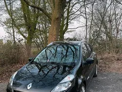 Schwarz Gebraucht 2010 Renault Clio GrandTour Kombi | 2.800 € (Fairer Preis)